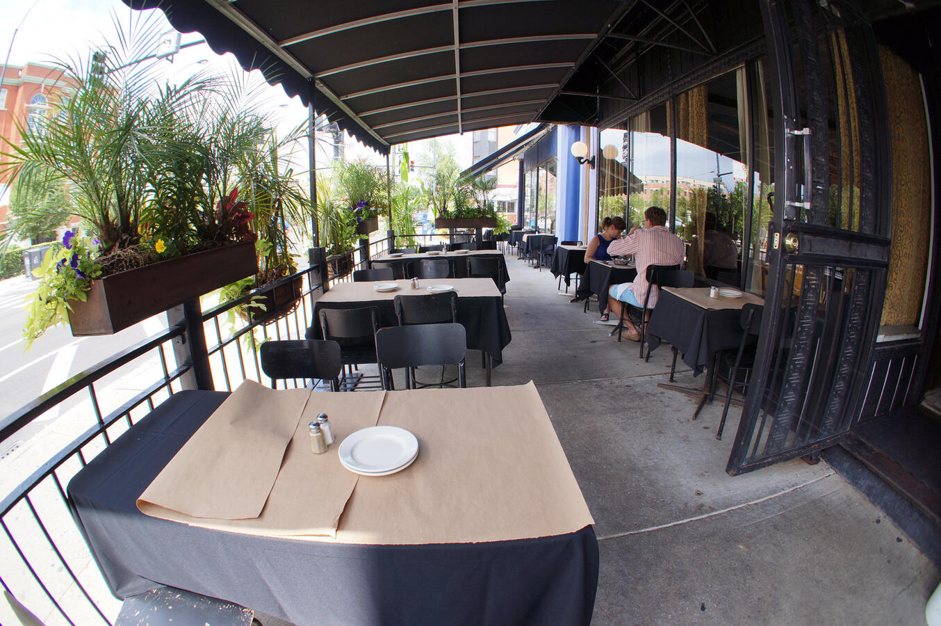 Tango Sur full patio Tango Sur full patio