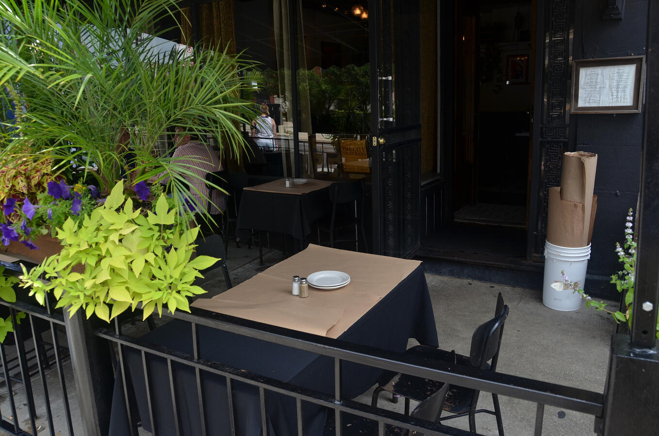 Tango Sur Patio table